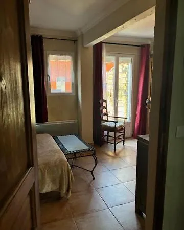 Seville - Piscine Chauffee - Mas Saint-louis Guest house