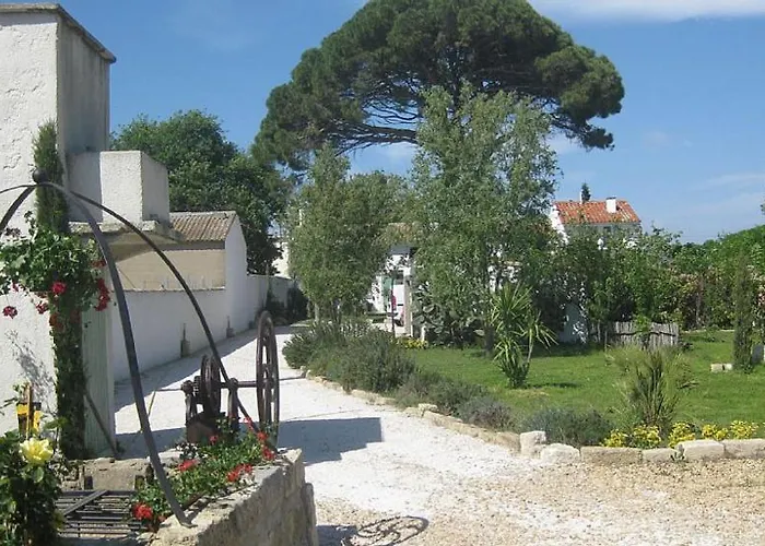 Seville - Piscine Chauffee - Mas Saint-louis 4* Aigues-Mortes
