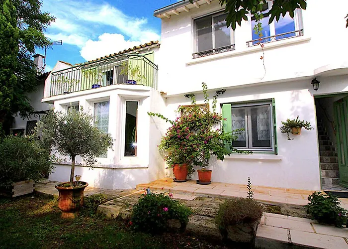 ゲストハウス Seville - Piscine Chauffee - Mas Saint-louis 3*