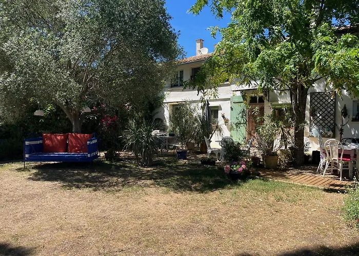 ゲストハウス Seville - Piscine Chauffee - Mas Saint-louis 3*